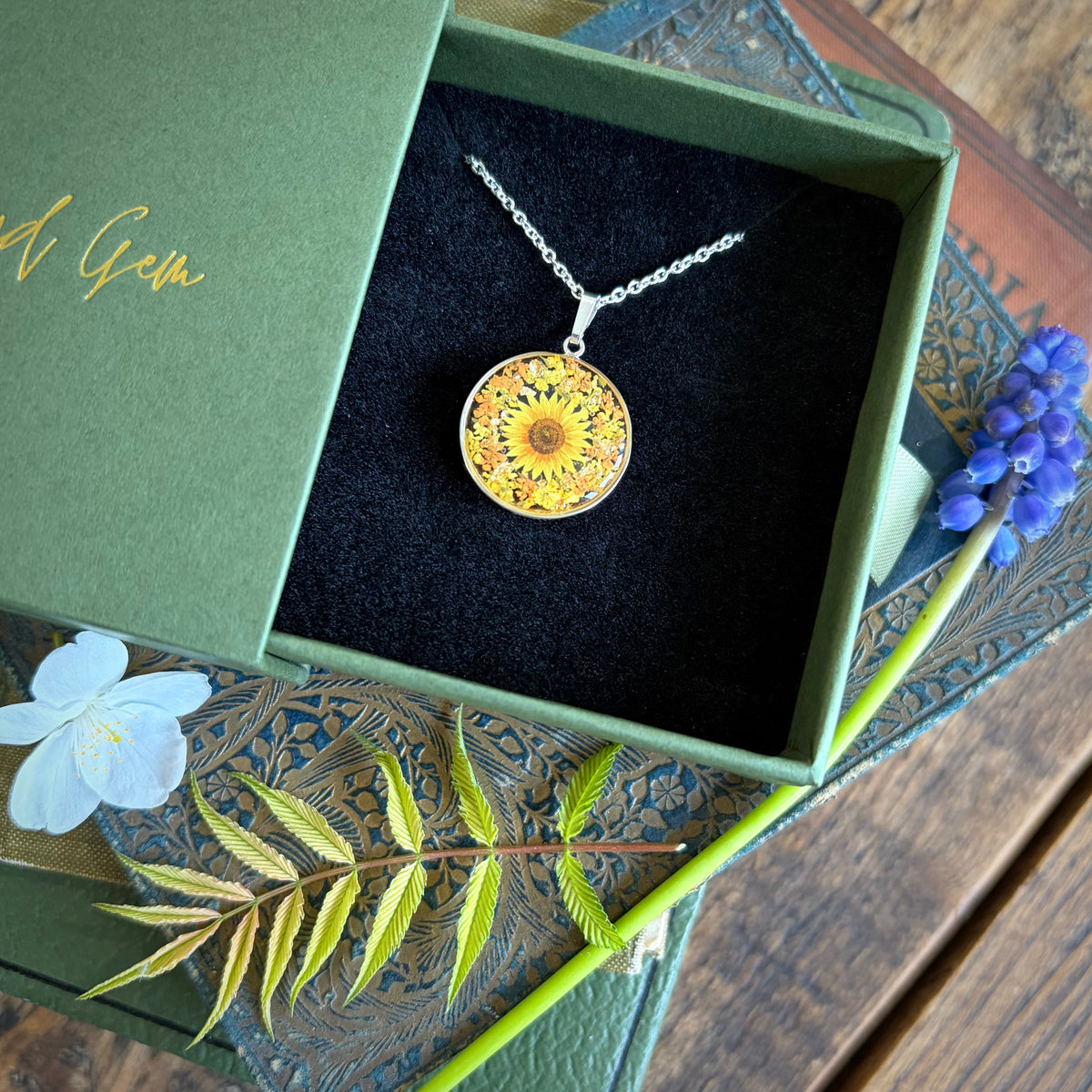 Silver sunflower necklace