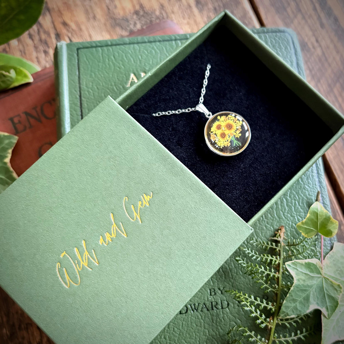 Sunflower bouquet necklace